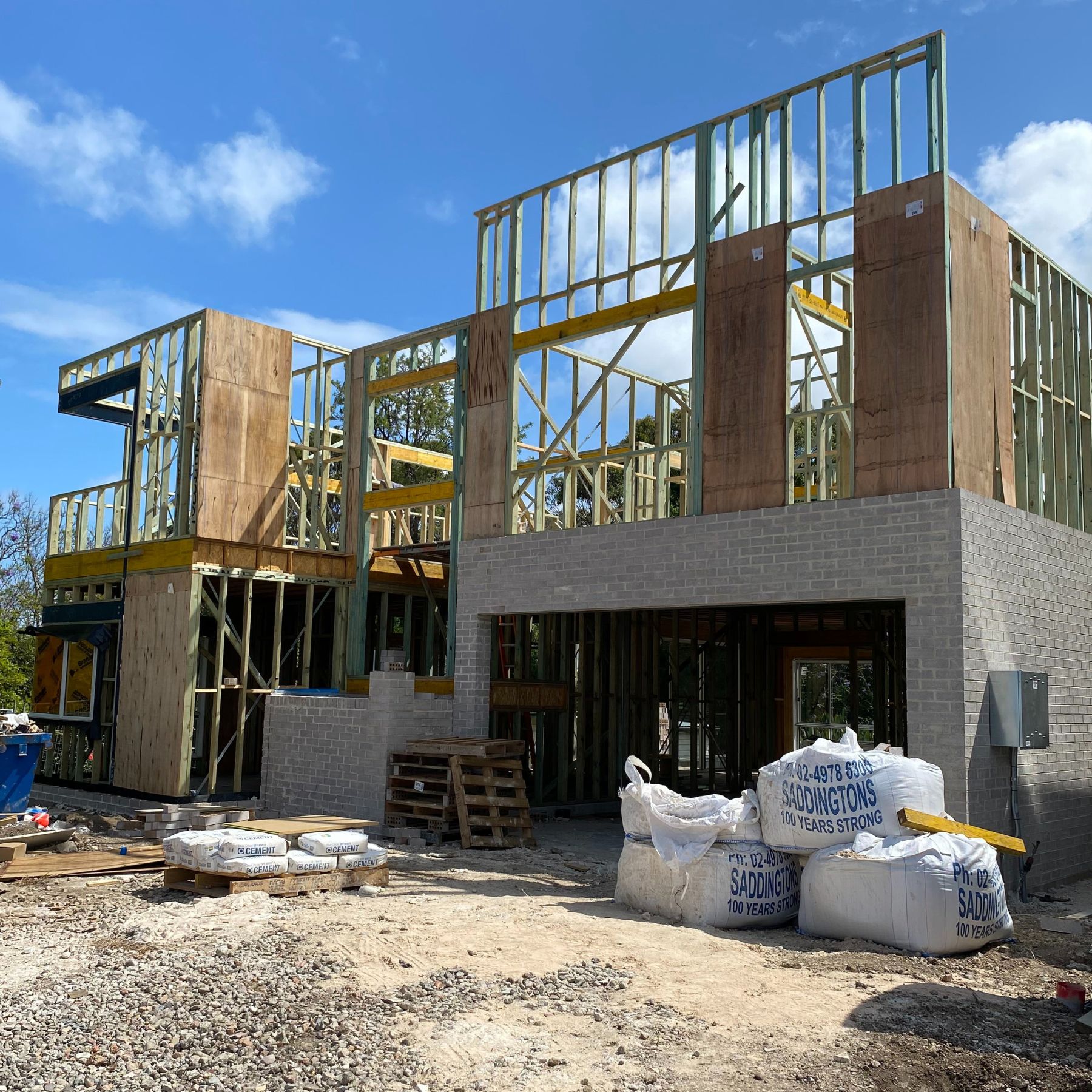 Cantilevered steel spanning over silicon join corner windows Dudley beach site Newcastle 