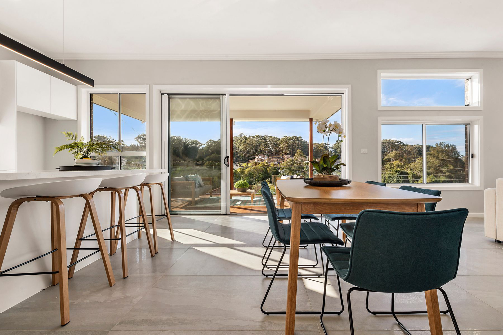 King Estate Terrigal (Custom) Kitchen/Dining Views to Outdoor entertainment